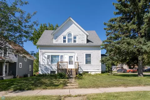 653 4th Ave NW, Valley City, ND 58072