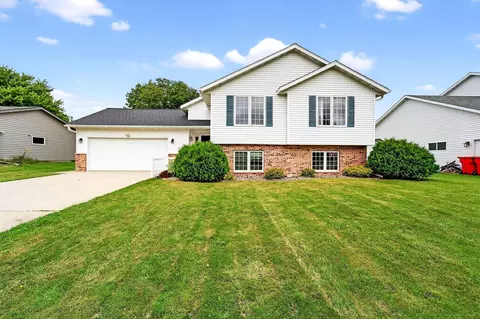 809 4th St NE, Kasson, MN 55944