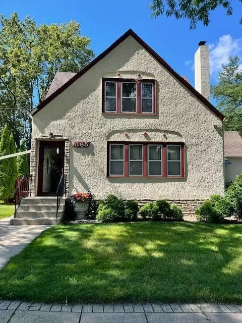 385 Chatsworth St N, Saint Paul, MN 55104