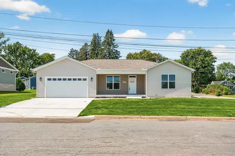 2007 6th St N, North Saint Paul, MN 55109