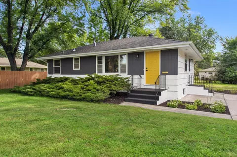 7048 Georgia Ave N, Brooklyn Park, MN 55428