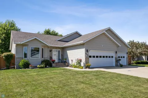 3923 6th St S, Moorhead, MN 56560