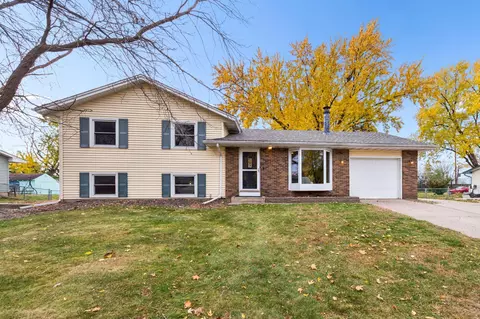 8418 Harkness Rd S, Cottage Grove, MN 55016