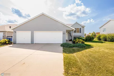 3115 34th St S, Moorhead, MN 56560