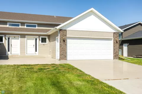946 29th Ave W, West Fargo, ND 58078