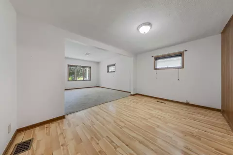 808 S 5th St, Saint Peter, MN 56082 photo 7