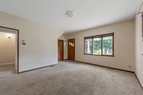 808 S 5th St, Saint Peter, MN 56082 photo 5