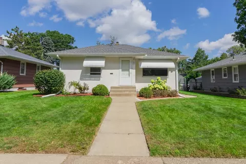 271 Roeller Ave, West Saint Paul, MN 55118