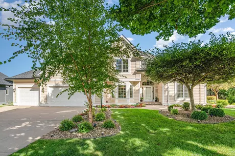 9031 Highview Ln, Woodbury, MN 55125