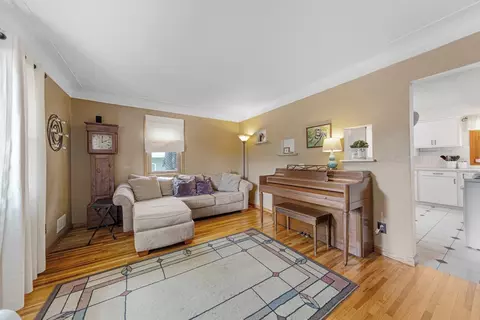 Living - 618 Fair St, Saint Peter, MN 56082 photo 2 of 2