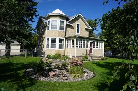 101 5th St NW, Barnesville, MN 56514