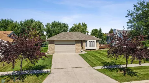 3239 36th Ave S, Fargo, ND 58104