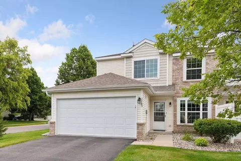 2785 Wagon Wheel Trl, Chaska, MN 55318