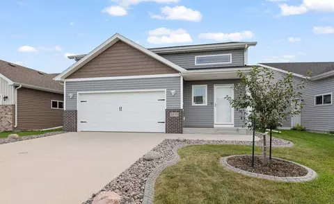 4111 14 Ave S, Moorhead, MN 56560