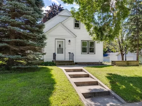 234 Haskell St E, West Saint Paul, MN 55118
