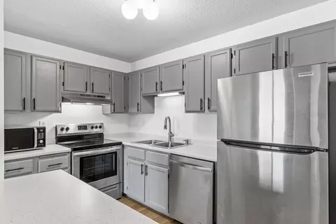 66 9th St E #1712, Saint Paul, MN 55101