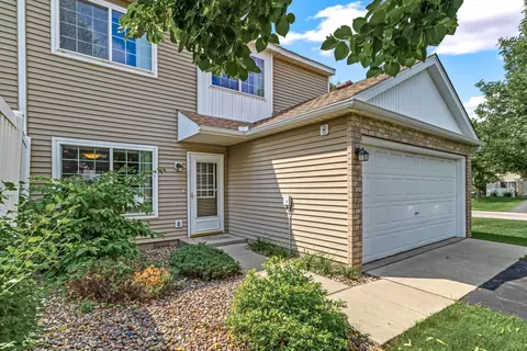 6414 158th St W, Apple Valley, MN 55124