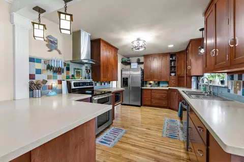 239 6th Ave SW, Cambridge, MN 55008