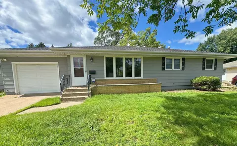 7213 Grimes Ave N, Brooklyn Center, MN 55429