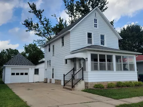 203 E Grove St, Rushford, MN 55971