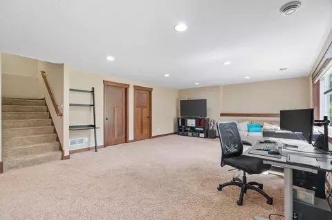 702 Marsh Ct, Eagan, MN 55123 photo 27