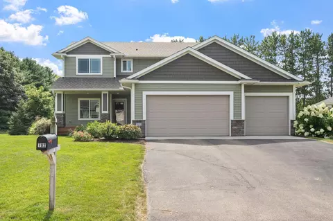 702 Marsh Ct, Eagan, MN 55123