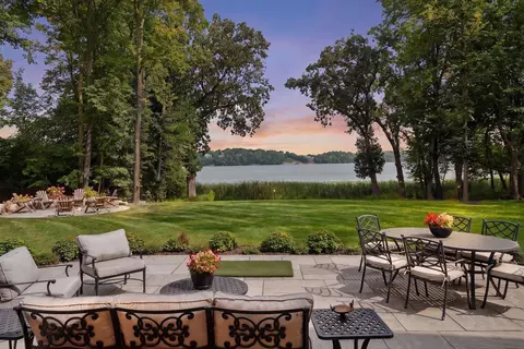 3698 Woodland Cove Pkwy, Minnetrista, MN 55331