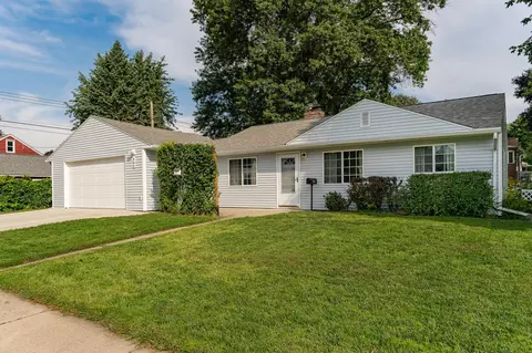 903 12th St NW, Rochester, MN 55901
