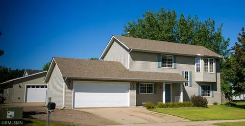 708 S Maple St, Belle Plaine, MN 56011