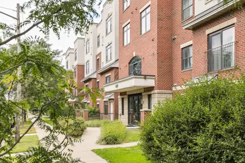 619 8th St SE #208, Minneapolis, MN 55414