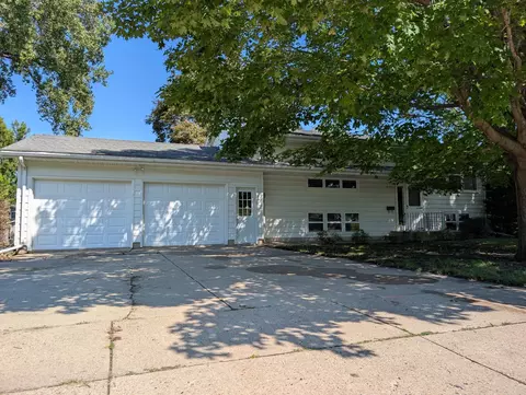 612 7th Ave SW, Waseca, MN 56093