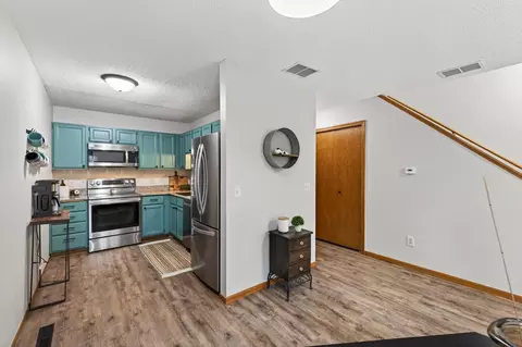 5325 Highpointe Ter, Bloomington, MN 55437 photo 11