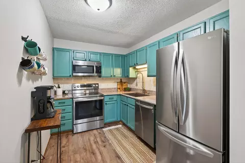 5325 Highpointe Ter, Bloomington, MN 55437 photo 10