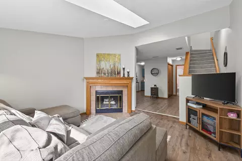 5325 Highpointe Ter, Bloomington, MN 55437 photo 7