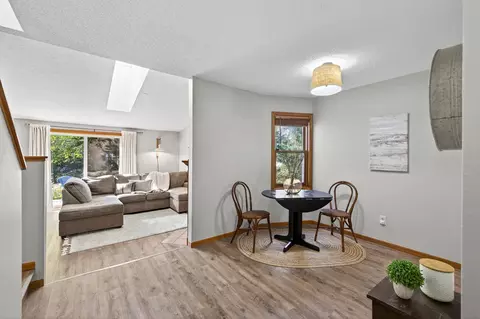 5325 Highpointe Ter, Bloomington, MN 55437 photo 8