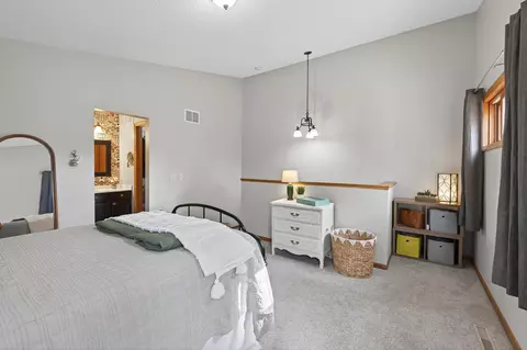 5325 Highpointe Ter, Bloomington, MN 55437 photo 20