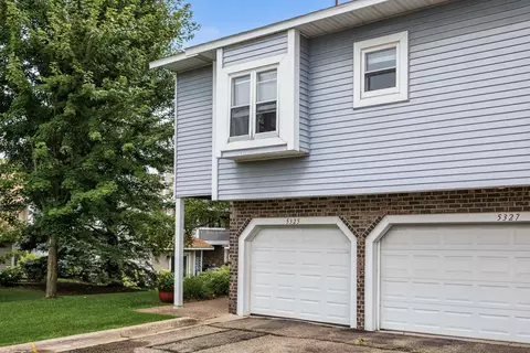 5325 Highpointe Ter, Bloomington, MN 55437 photo 2