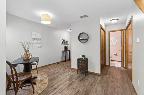 5325 Highpointe Ter, Bloomington, MN 55437 photo 15