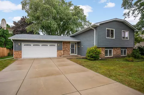 125 9th Ave NE, Osseo, MN 55369