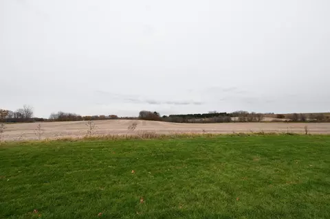 Exterior - 903 7th Ave, Wanamingo, MN 55983 photo 6 of 7
