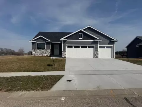 Exterior - 903 7th Ave, Wanamingo, MN 55983 photo 2 of 7