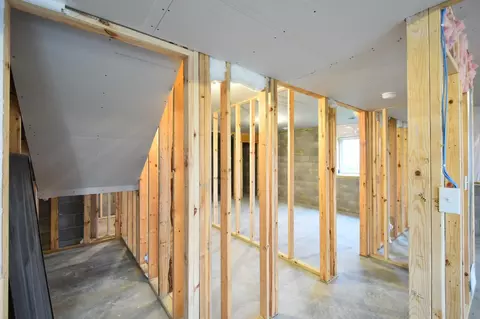 Entry Way - 903 7th Ave, Wanamingo, MN 55983 photo 3 of 4