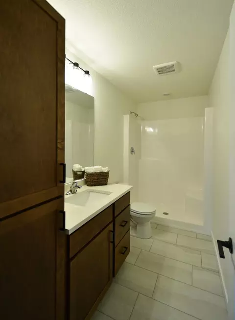 Bath - 903 7th Ave, Wanamingo, MN 55983 photo 4 of 6
