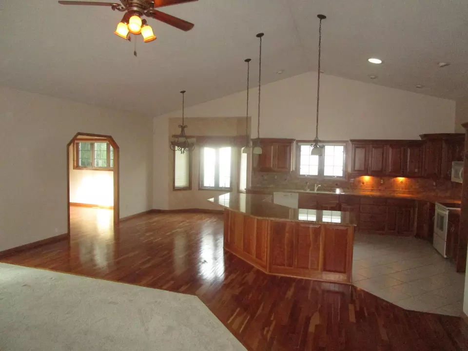 Living - 219 Ashley Ln, Alexandria, MN 56308 photo 2 of 7