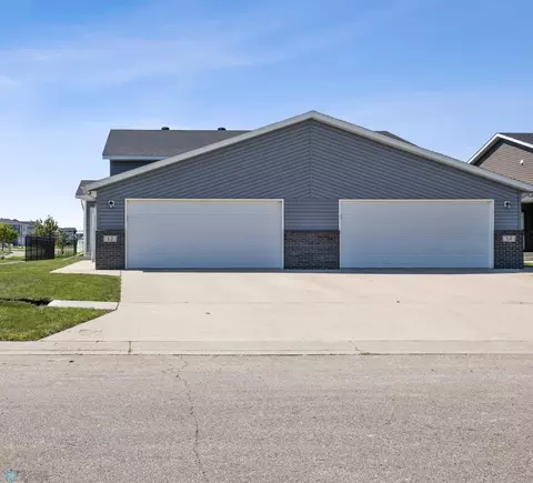 12 Cedar Dr, Mapleton, ND 58059