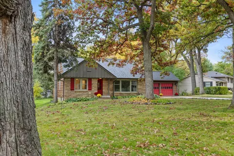 1420 Arden Pl, Arden Hills, MN 55112