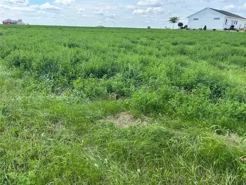 1508 Diamond Dr, Marshall, MN 56258