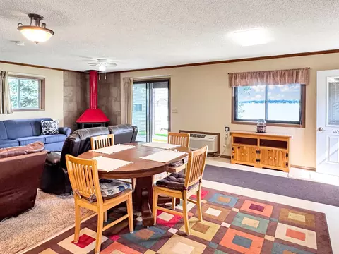 Dining - 712 S Lake Hendricks Dr, White, SD 57276 photo 1 of 1