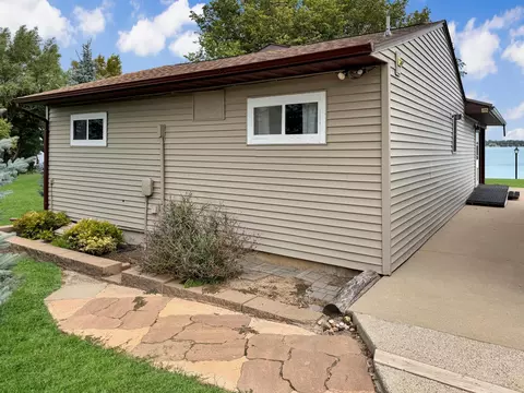 Exterior - 712 S Lake Hendricks Dr, White, SD 57276 photo 9 of 9