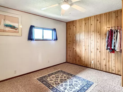 Bedroom - 712 S Lake Hendricks Dr, White, SD 57276 photo 2 of 3